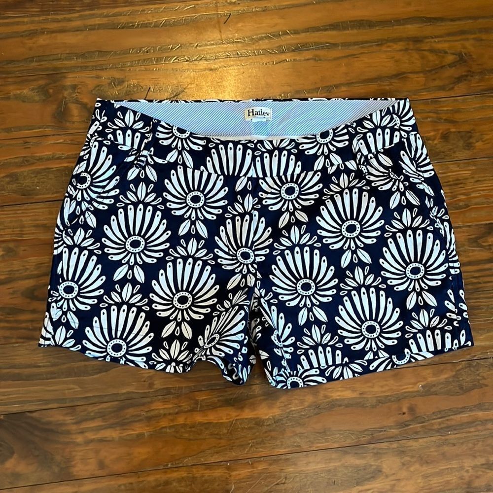 Like new Hatley shorts size 2